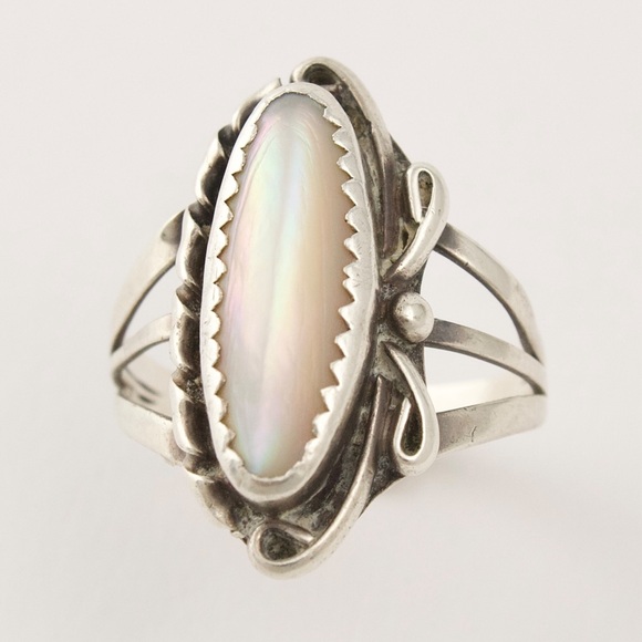 Vintage Mother of Pearl Sterling Silver Ring Size 7.5 Long Oval Southwestern